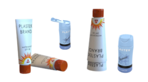 Botellas de crema solar y champú de la marca Plastek