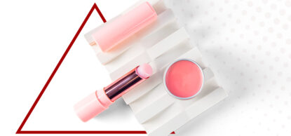 productos de bálsamo labial sobre fondo blanco con triángulo rojo